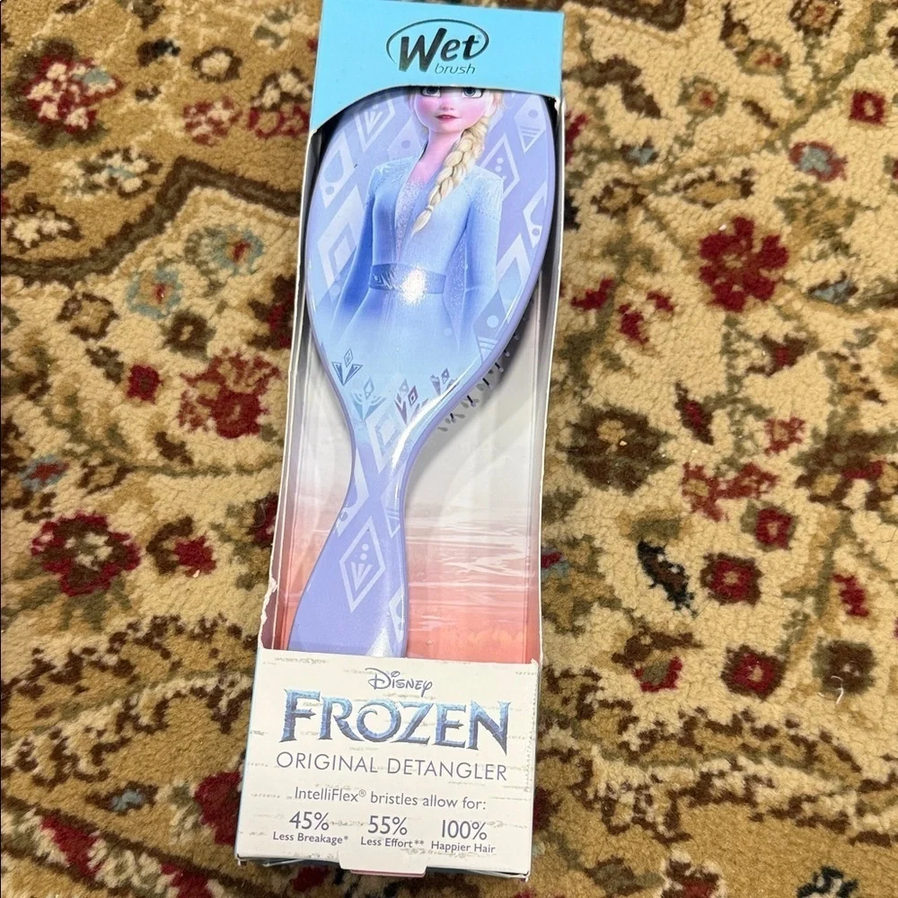 Disney Frozen Blue Wet Brush and Villains Gold Mirror Set